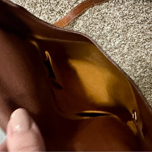 Louis Vuitton Tango Salsa GM AUTHENTIC - Picture 2 of 11